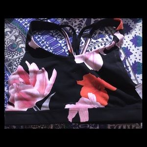 NWT $22.99 Old Navy Medium Support Bra